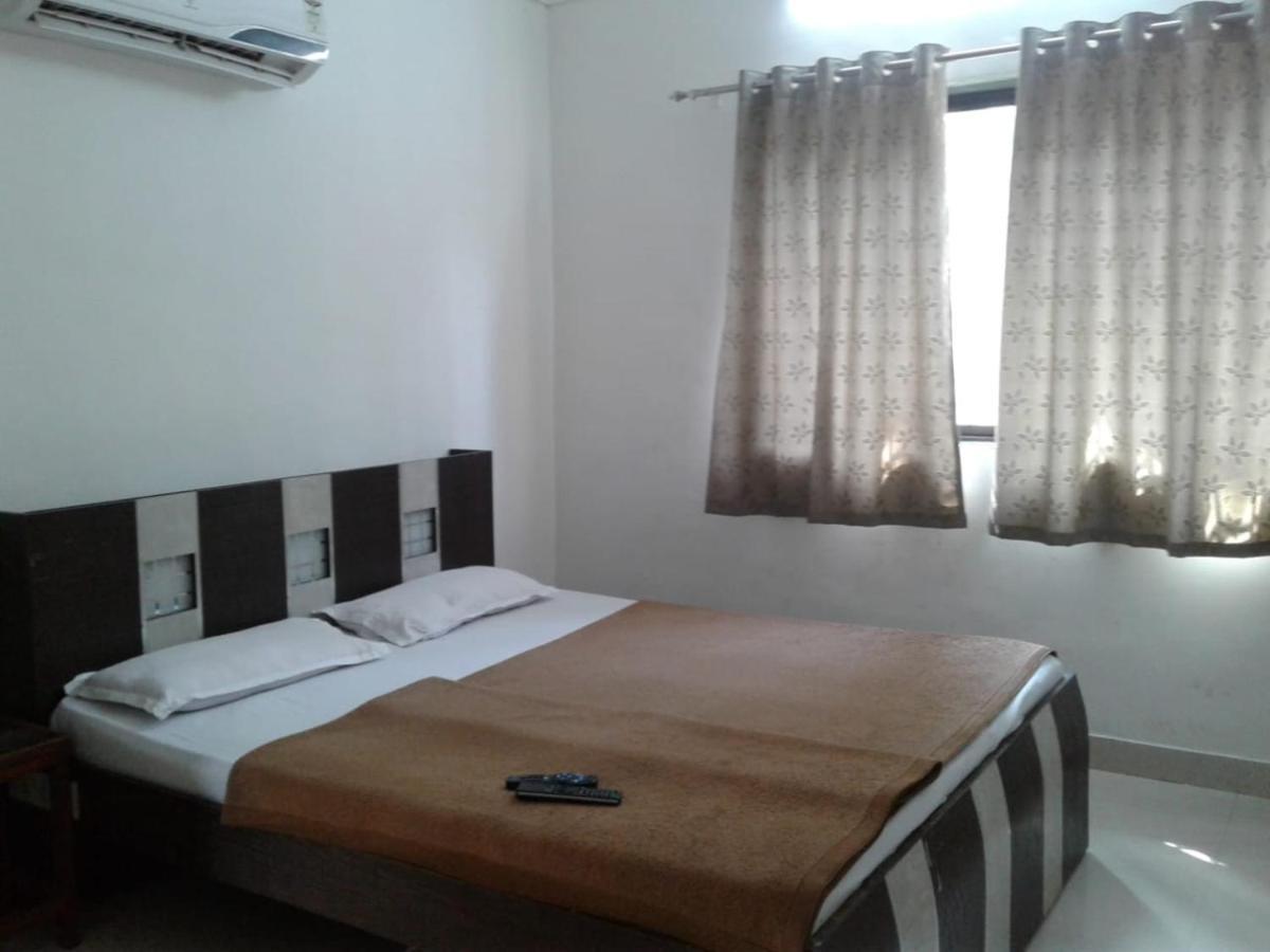 Hotel Kalpavruksha Алибаг Екстериор снимка